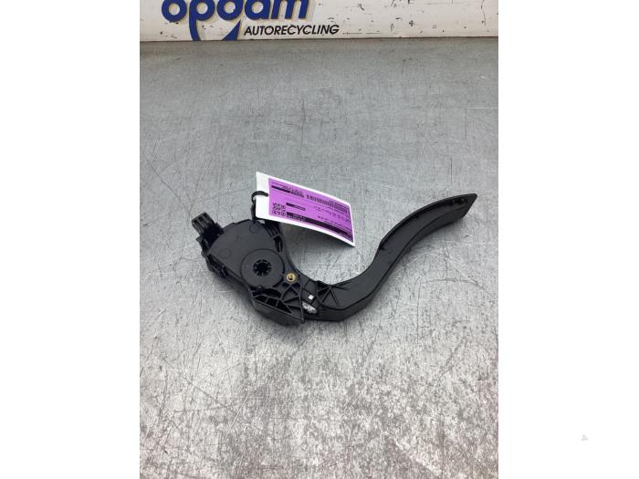 Begagnade Gaspedalsensor Renault Captur I (2R) 0.9 Energy TCE 12V Pris € 20,00 Marginaltabell erbjuds av Gebr Opdam B.V.