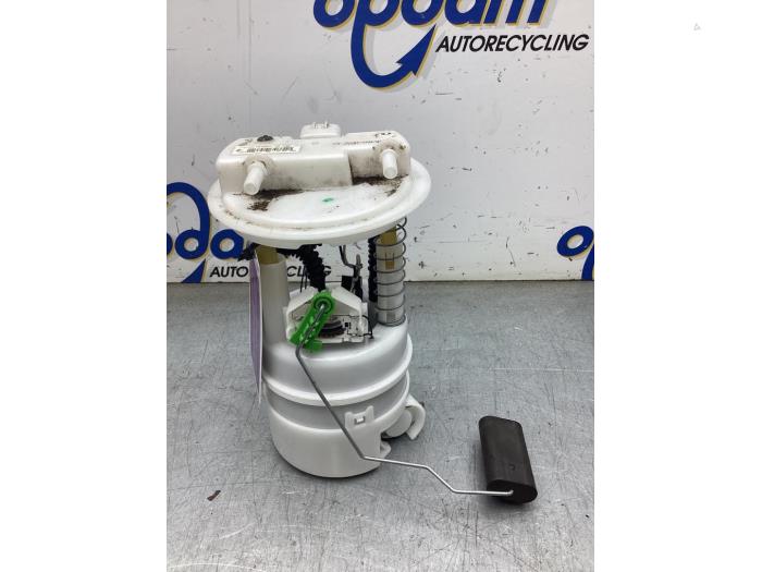 Gebrauchte Benzinpumpe Renault Captur I (2R) 0.9 Energy TCE 12V Preis € 75,00 Margenregelung angeboten von Gebr Opdam B.V.