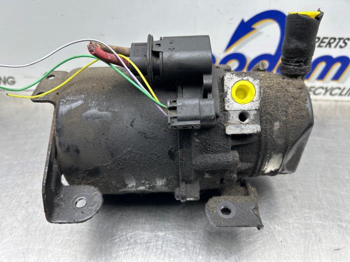 Usagé Pompe de direction BMW Mini (R50/53) 1.6 16V Cooper Prix € 350,00 Règlement à la marge proposé par Gebr Opdam B.V.