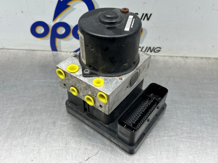 Usagé Pompe ABS BMW Mini (R50/53) 1.6 16V Cooper Prix € 200,00 Règlement à la marge proposé par Gebr Opdam B.V.