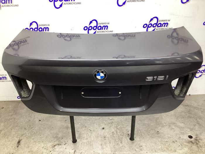 Używane Tylna klapa BMW 3 serie (E90) 318i 16V Cena € 125,00 Procedura marży oferowane przez Gebr Opdam B.V.