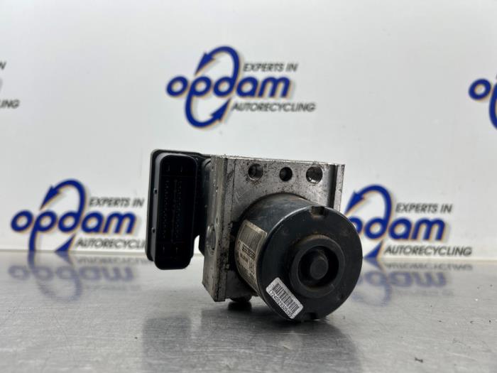 Usagé Pompe ABS Citroen C3 Picasso (SH) 1.4 16V VTI 95 Prix € 125,00 Règlement à la marge proposé par Gebr Opdam B.V.
