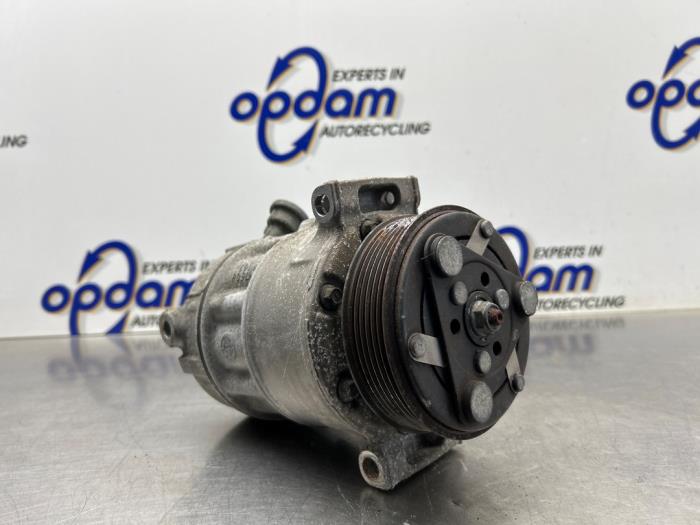 Usagé Pompe clim Volvo V40 (MV) 1.6 D2 Prix € 125,00 Règlement à la marge proposé par Gebr Opdam B.V.