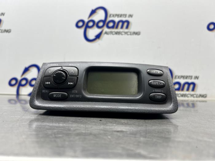 Używane Radio Toyota Yaris (P1) 1.0 16V VVT-i Cena € 70,00 Procedura marży oferowane przez Gebr Opdam B.V.