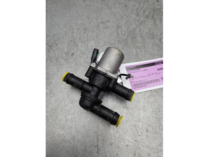 Begagnade Extra vattenpump Lynk &amp; Co 01 1.5 PHEV Pris € 20,00 Marginaltabell erbjuds av Gebr Opdam B.V.