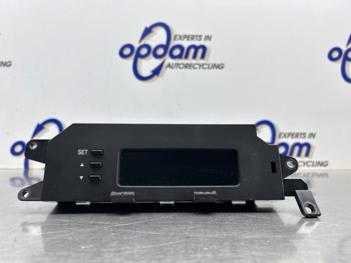 Begagnade Innerdisplay Hyundai i20 1.2i 16V Pris € 30,00 Marginaltabell erbjuds av Gebr Opdam B.V.