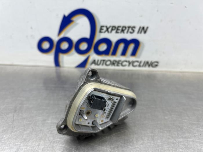 Używane Lampa LED Seat Leon ST (5FF) 1.4 TSI ACT 16V Cena € 50,00 Procedura marży oferowane przez Gebr Opdam B.V.