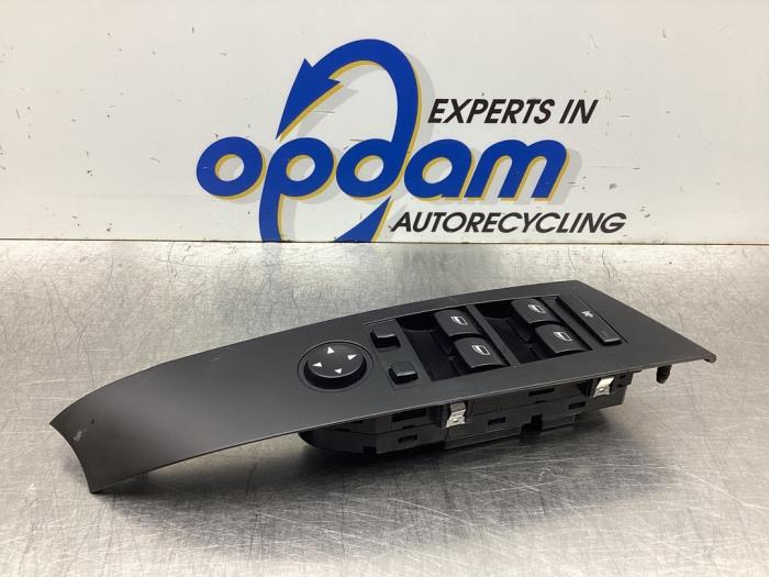 Usados Interruptor de ventanilla eléctrica BMW 5 serie (E60) 530i 24V Precio € 30,00 Norma de margen ofrecido por Gebr Opdam B.V.