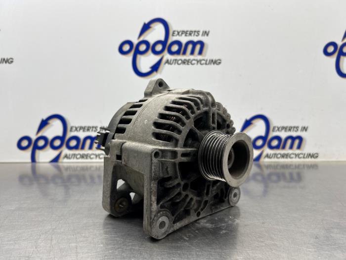 Begagnade Dynamo Renault Scénic II (JM) 2.0 16V Pris € 60,00 Marginaltabell erbjuds av Gebr Opdam B.V.