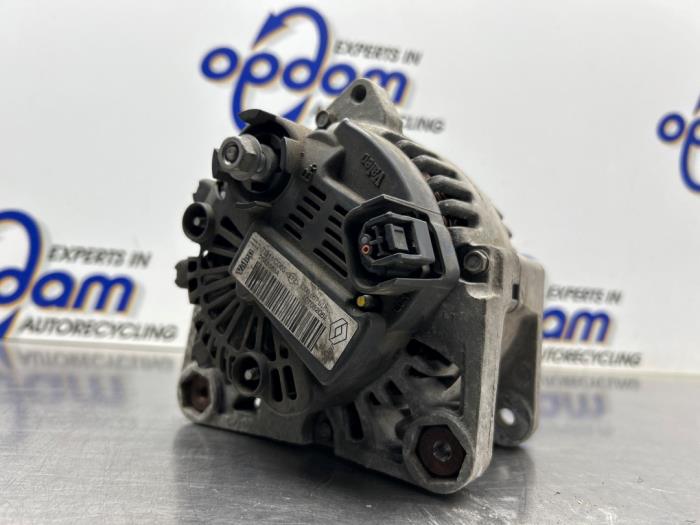 Dynamo från en Renault Scénic II (JM) 2.0 16V 2008