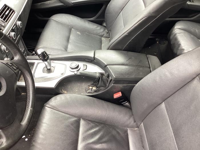 Używane Dzwignia hamulca postojowego BMW 5 serie Touring (E61) 523i 24V Cena na żądanie oferowane przez Gebr Opdam B.V.
