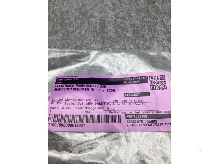 Usados Interruptor de ventanilla eléctrica Mercedes Sprinter 3,5t (907.6/910.6) 311 CDI 2.0 D RWD Precio € 17,00 Norma de margen ofrecido por Gebr Opdam B.V.