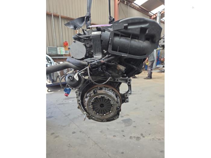 Motor van een Peugeot 207 SW (WE/WU) 1.4 16V Vti 2010