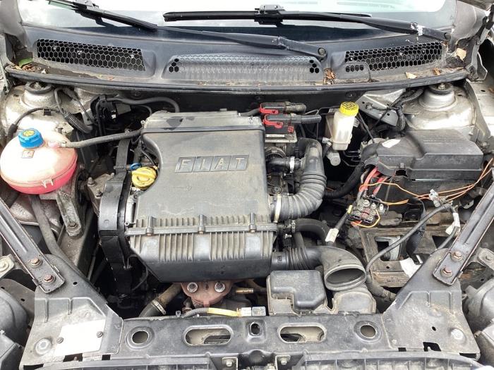 Begagnade Luftfilterhus Fiat Bravo (198A) 1.4 16V Pris € 100,00 Marginaltabell erbjuds av Gebr Opdam B.V.