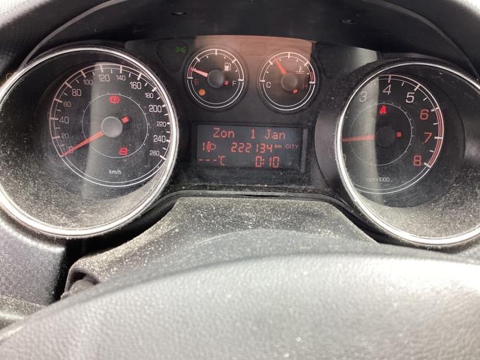 Engine from a Fiat Bravo (198A) 1.4 16V 2007