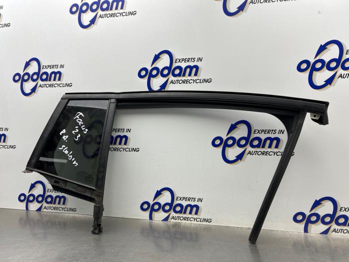 Usados Ventanilla triangular derecha detrás Ford Focus 4 Wagon 1.0 Ti-VCT EcoBoost 12V 100 Precio € 70,00 Norma de margen ofrecido por Gebr Opdam B.V.