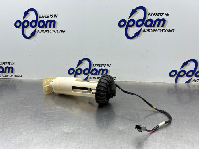Usagé Pompe essence Volvo V70 (GW/LW/LZ) 2.4 20V Prix € 45,00 Règlement à la marge proposé par Gebr Opdam B.V.