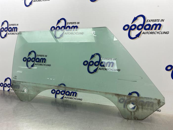 Usados Ventanilla de puerta de 2 puertas derecha BMW Mini (R50/53) 1.6 16V Cooper Precio € 50,00 Norma de margen ofrecido por Gebr Opdam B.V.