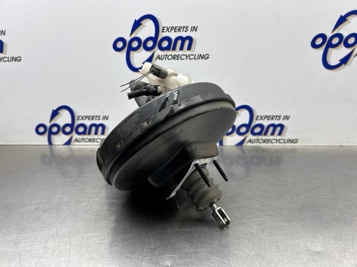 Begagnade Bromsservo Mazda 5 (CR19) 2.0i 16V Pris € 125,00 Marginaltabell erbjuds av Gebr Opdam B.V.