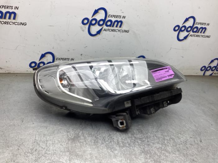 Używane Reflektor prawy Fiat Doblo Cargo (263) 1.3 D Multijet Cena € 225,00 Procedura marży oferowane przez Gebr Opdam B.V.