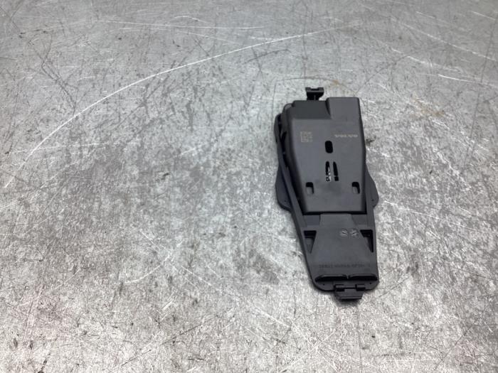 Gebrauchte Bremsassistent Sensor Volvo XC60 I (DZ) 2.0 T5 16V Preis € 30,00 Margenregelung angeboten von Gebr Opdam B.V.
