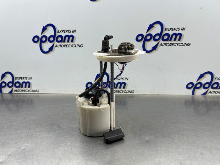 Begagnade Bensinpump Opel Astra K Sports Tourer 1.0 Turbo 12V Pris € 70,00 Marginaltabell erbjuds av Gebr Opdam B.V.