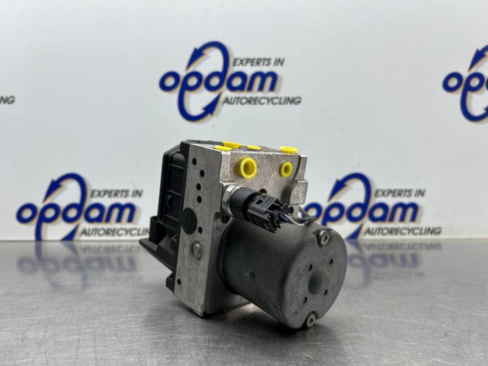 Gebrauchte ABS Pumpe BMW 5 serie (E39) 530i 24V Preis € 200,00 Margenregelung angeboten von Gebr Opdam B.V.