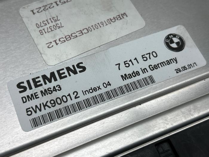 Engine management computer from a BMW 5 serie (E39) 530i 24V 2001