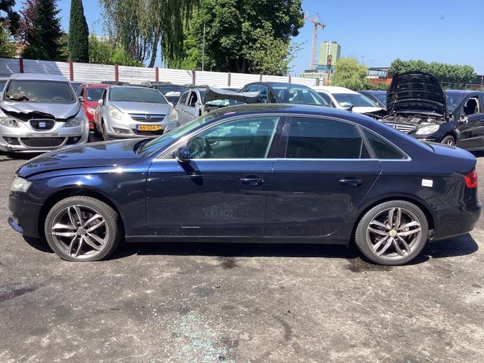 Używane Próg lewy Audi A4 (B8) 1.8 TFSI 16V Cena na żądanie oferowane przez Gebr Opdam B.V.