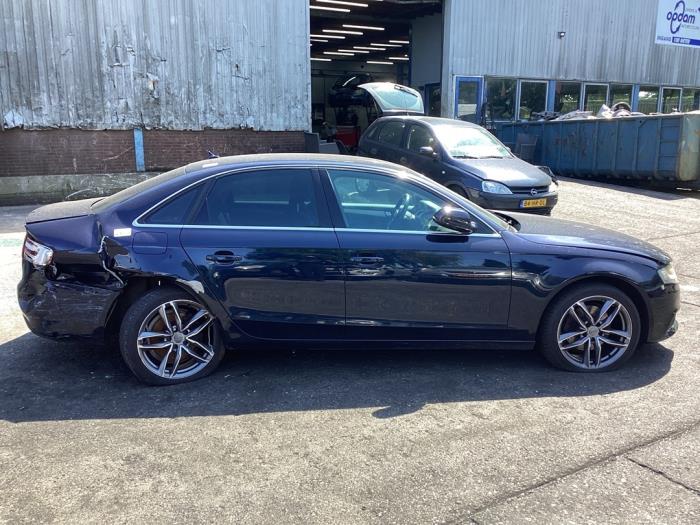Używane Próg prawy Audi A4 (B8) 1.8 TFSI 16V Cena na żądanie oferowane przez Gebr Opdam B.V.