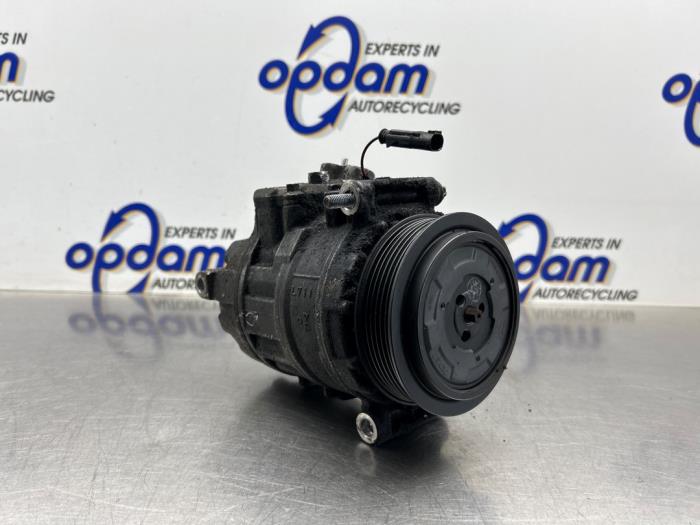 Usagé Pompe clim Mercedes C Combi (S203) 2.2 C-200 CDI 16V Prix € 100,00 Règlement à la marge proposé par Gebr Opdam B.V.