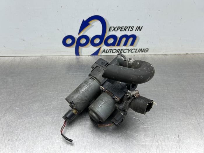 Begagnade Extra vattenpump BMW 3 serie Touring (E46/3) 316i 16V Pris € 40,00 Marginaltabell erbjuds av Gebr Opdam B.V.