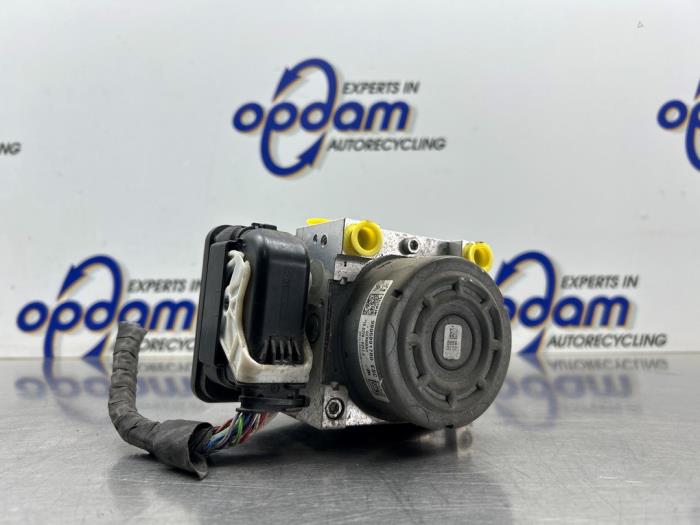 Begagnade ABS-pump Citroen DS3 (SA) 1.2 12V PureTech 82 Pris € 125,00 Marginaltabell erbjuds av Gebr Opdam B.V.