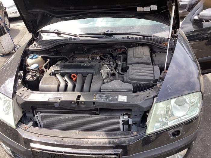 Begagnade Luftfilterhus Skoda Octavia Combi (1Z5) 2.0 FSI 16V Pris på förfrågan erbjuds av Gebr Opdam B.V.