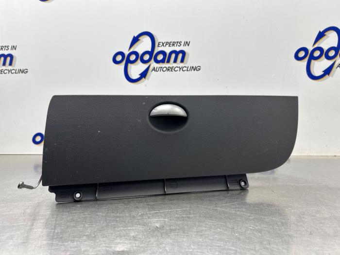 Begagnade Handskfack Citroen C1 1.0 12V Pris € 50,00 Marginaltabell erbjuds av Gebr Opdam B.V.