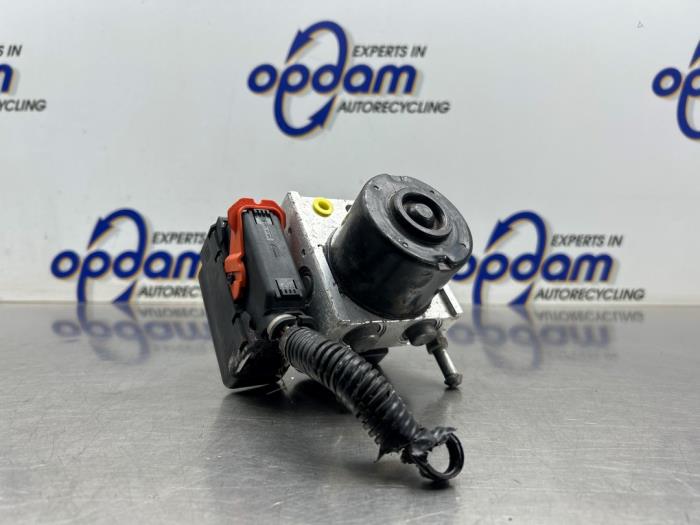 Begagnade ABS-pump Suzuki Swift (ZA/ZC/ZD1/2/3/9) 1.3 VVT 16V Pris € 350,00 Marginaltabell erbjuds av Gebr Opdam B.V.