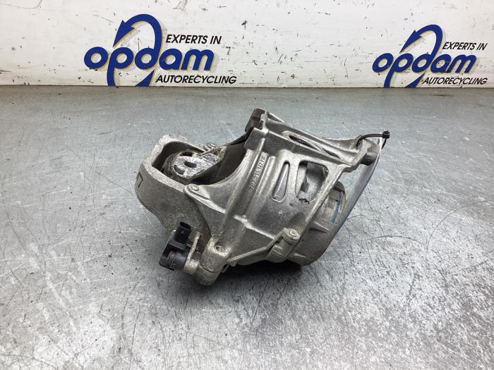 Usagé Support moteur Audi Q7 (4MB/4MG) 3.0 V6 24V 55 TFSI Mild Hybrid Prix € 300,00 Règlement à la marge proposé par Gebr Opdam B.V.