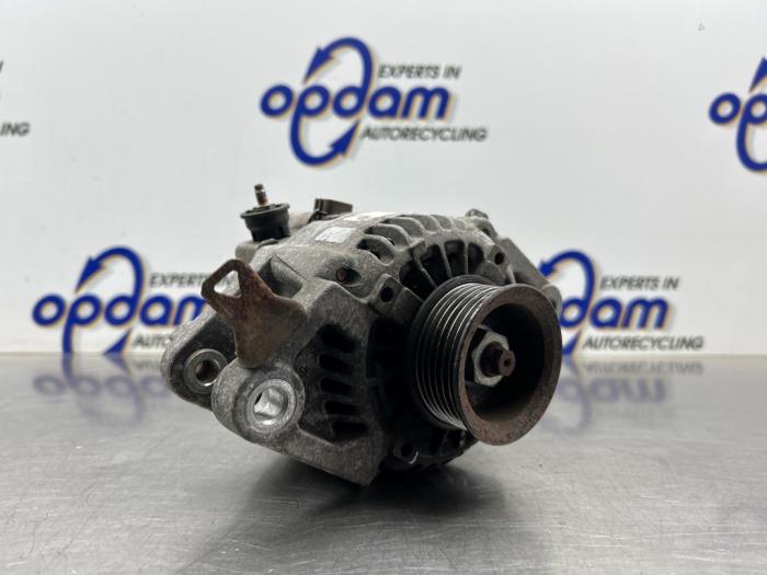 Begagnade Dynamo Toyota Yaris II (P9) 1.0 12V VVT-i Pris € 100,00 Marginaltabell erbjuds av Gebr Opdam B.V.