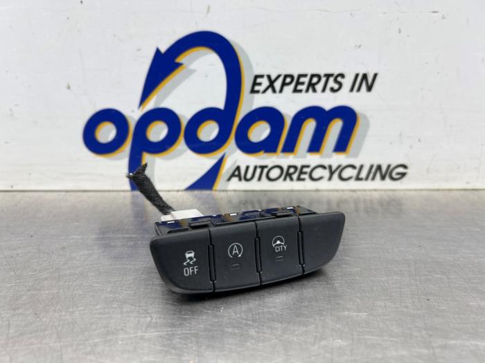 Używane Przelacznik Start/Stop Opel Karl 1.0 12V Cena € 35,00 Procedura marży oferowane przez Gebr Opdam B.V.