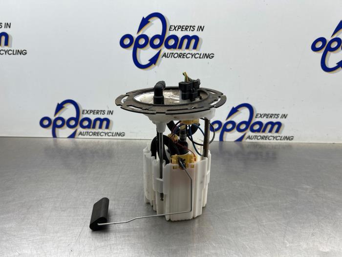 Usagé Pompe essence Volvo V40 (MV) 2.0 D2 16V Prix € 75,00 Règlement à la marge proposé par Gebr Opdam B.V.