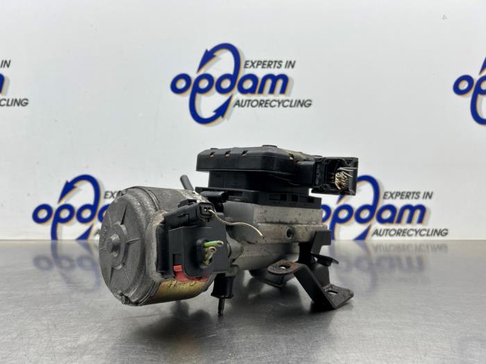 Gebrauchte Pumpfederung (Hydr.) Citroen C5 I Break (DE) 1.8 16V Preis € 150,00 Margenregelung angeboten von Gebr Opdam B.V.