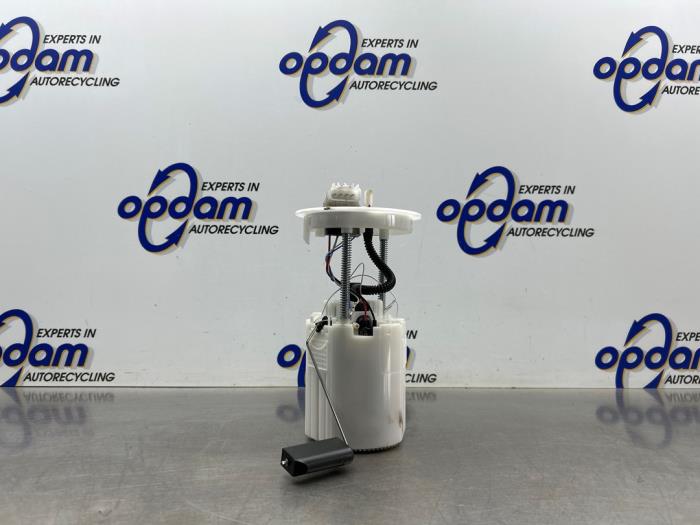 Usagé Pompe essence Opel Karl 1.0 12V Prix € 50,00 Règlement à la marge proposé par Gebr Opdam B.V.