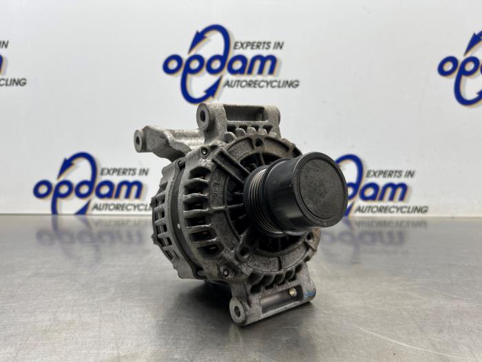 Usagé Dynamo Opel Karl 1.0 12V Prix € 50,00 Règlement à la marge proposé par Gebr Opdam B.V.
