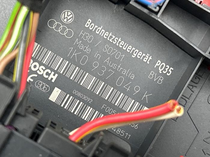 Body control computer from a Volkswagen Touran (1T1/T2) 1.6 FSI 16V 2004