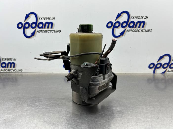 Usagé Pompe de direction Seat Ibiza IV (6J5) 1.4 16V Prix € 125,00 Règlement à la marge proposé par Gebr Opdam B.V.