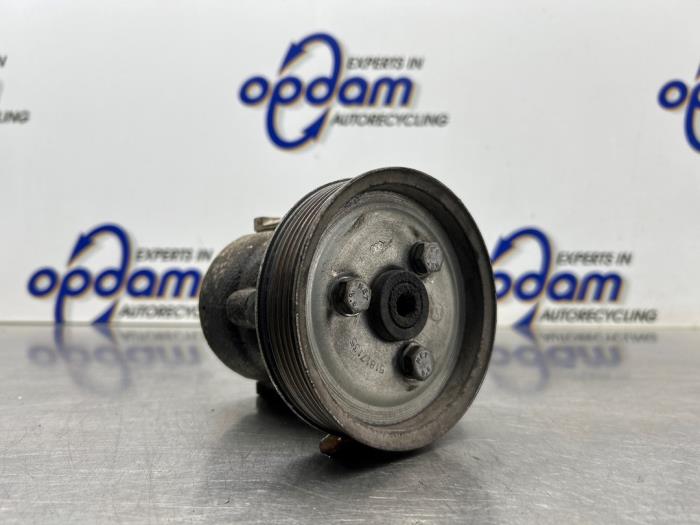 Usagé Pompe de direction Opel Combo 1.3 CDTI 16V ecoFlex Prix € 60,00 Règlement à la marge proposé par Gebr Opdam B.V.