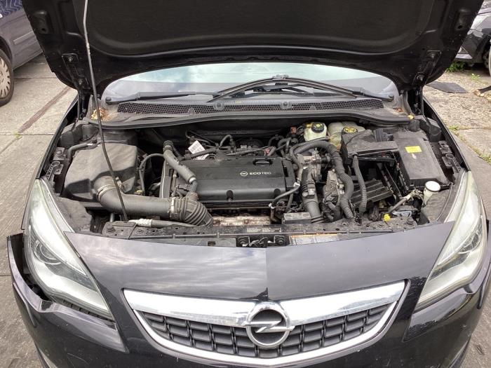Gebrauchte Luftfiltergehäuse Opel Astra J (PC6/PD6/PE6/PF6) 1.6 Turbo 16V Preis auf Anfrage angeboten von Gebr Opdam B.V.