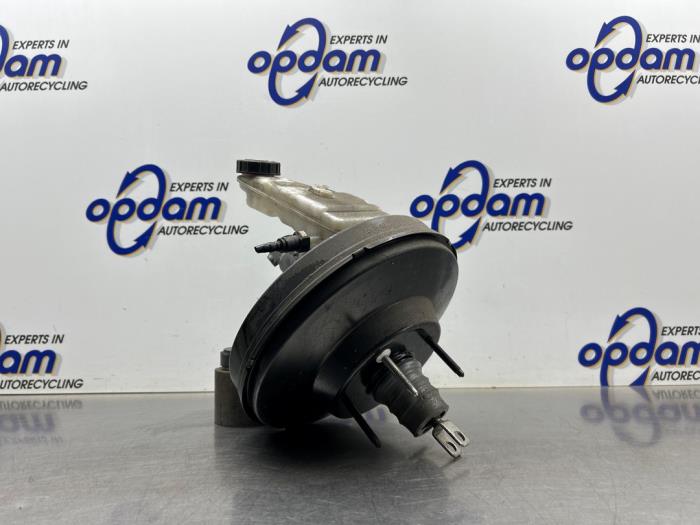 Usagé Servo frein Ford Focus 3 Wagon 1.6 TDCi ECOnetic Prix € 125,00 Règlement à la marge proposé par Gebr Opdam B.V.