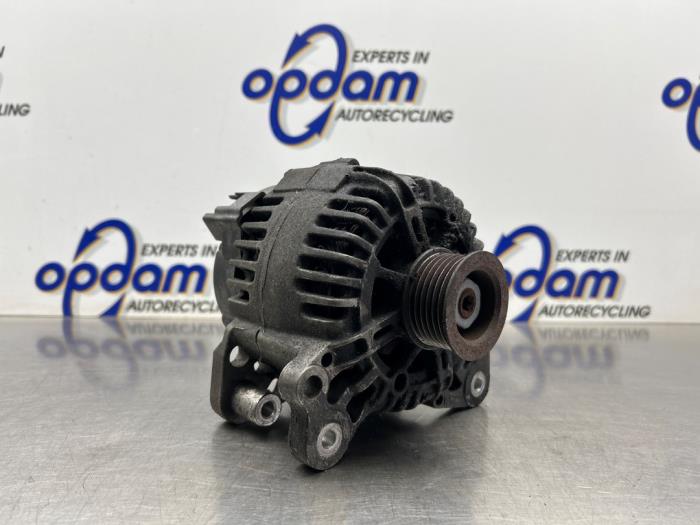 Begagnade Dynamo Volkswagen Golf Plus (5M1/1KP) 1.6 FSI 16V Pris € 75,00 Marginaltabell erbjuds av Gebr Opdam B.V.