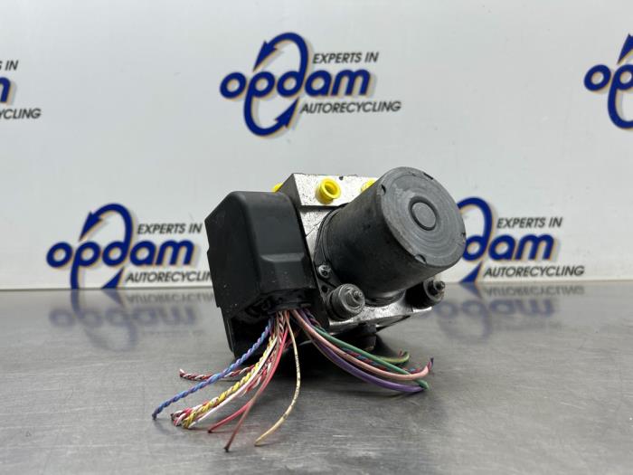 Begagnade ABS-pump Citroen C4 Picasso (UD/UE/UF) 1.8 16V Pris € 175,00 Marginaltabell erbjuds av Gebr Opdam B.V.